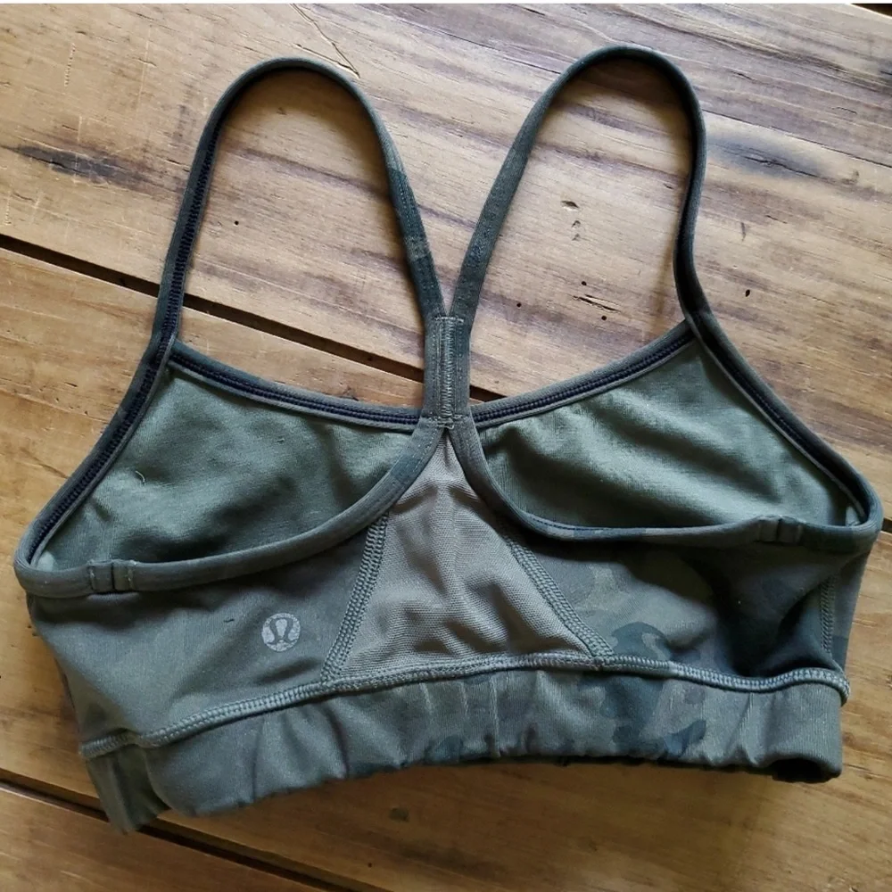 Lululemon Athletica Flow Y Bra Savasana Camo Fatigue Green Size 4